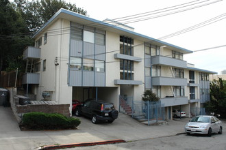 168 Montecito Ave in Oakland, CA - Building Photo - Building Photo