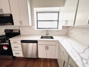 652 W Gordon Ter, Unit 1E in Chicago, IL - Foto de edificio - Building Photo