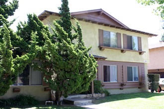 747 N Adele St in Orange, CA - Foto de edificio - Building Photo