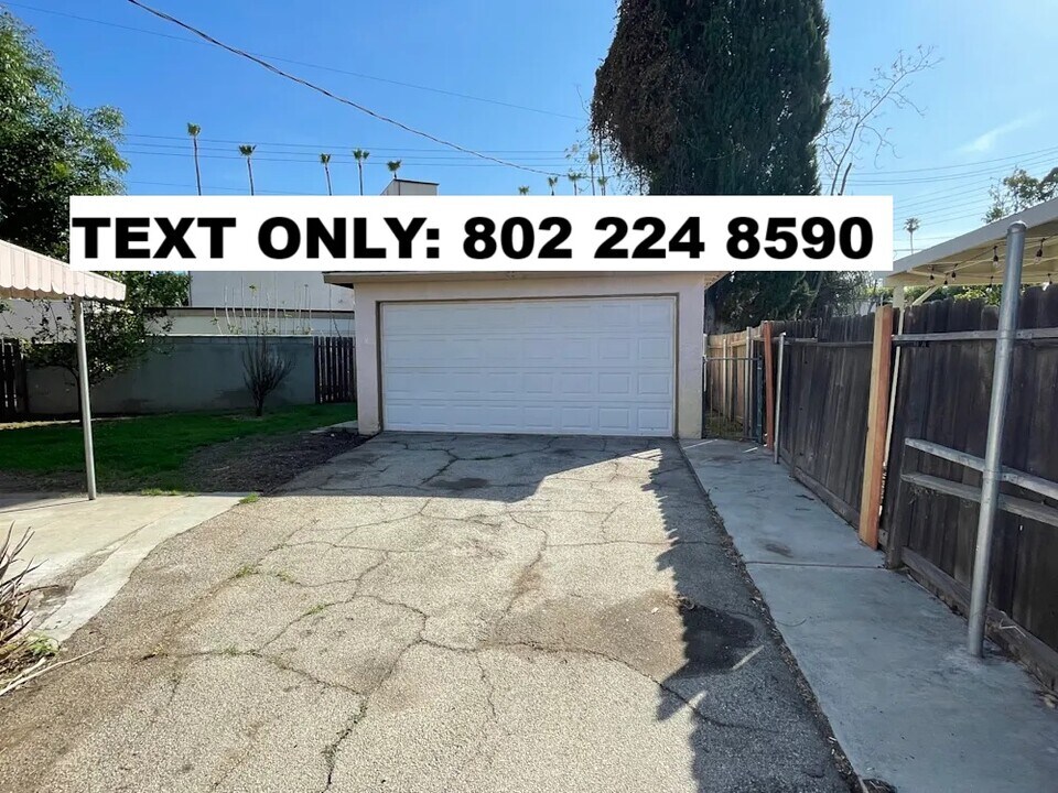 18807 Cantlay St in Los Angeles, CA - Building Photo