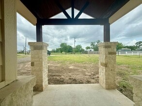 1075 County Rd 678 E in Natalia, TX - Building Photo - Building Photo