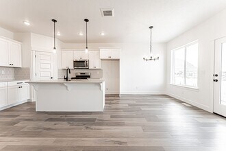 4702 Heartwood Rd in Mapleton, UT - Building Photo - Building Photo