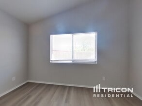 14806 Rosemary Dr in Victorville, CA - Building Photo - Building Photo