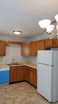 1503 5th St, Unit D in Vienna, WV - Building Photo