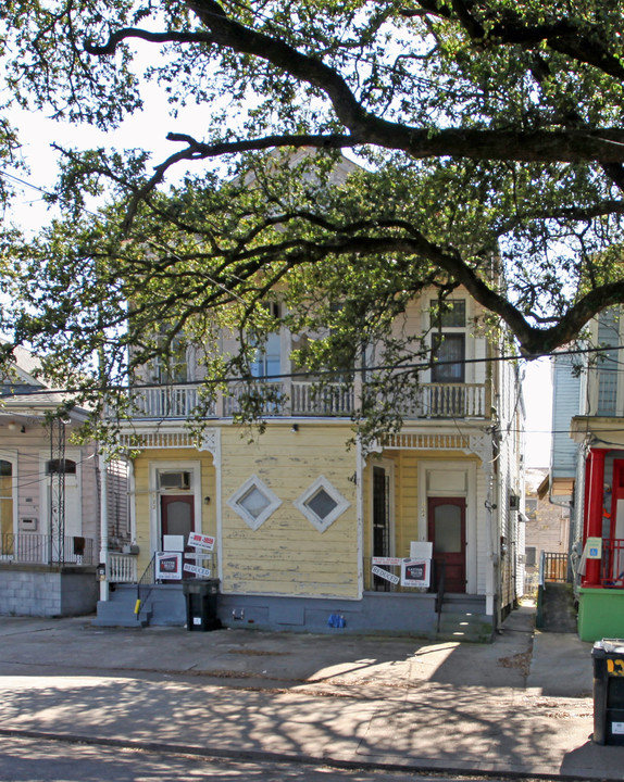 122-124 S Jefferson Davis Pky in New Orleans, LA - Building Photo