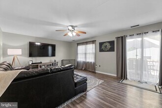 1196 Spruce Ave in Shady Side, MD - Building Photo - Building Photo