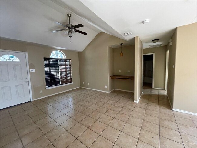 9 La Mancha Dr in Edinburg, TX - Building Photo - Building Photo