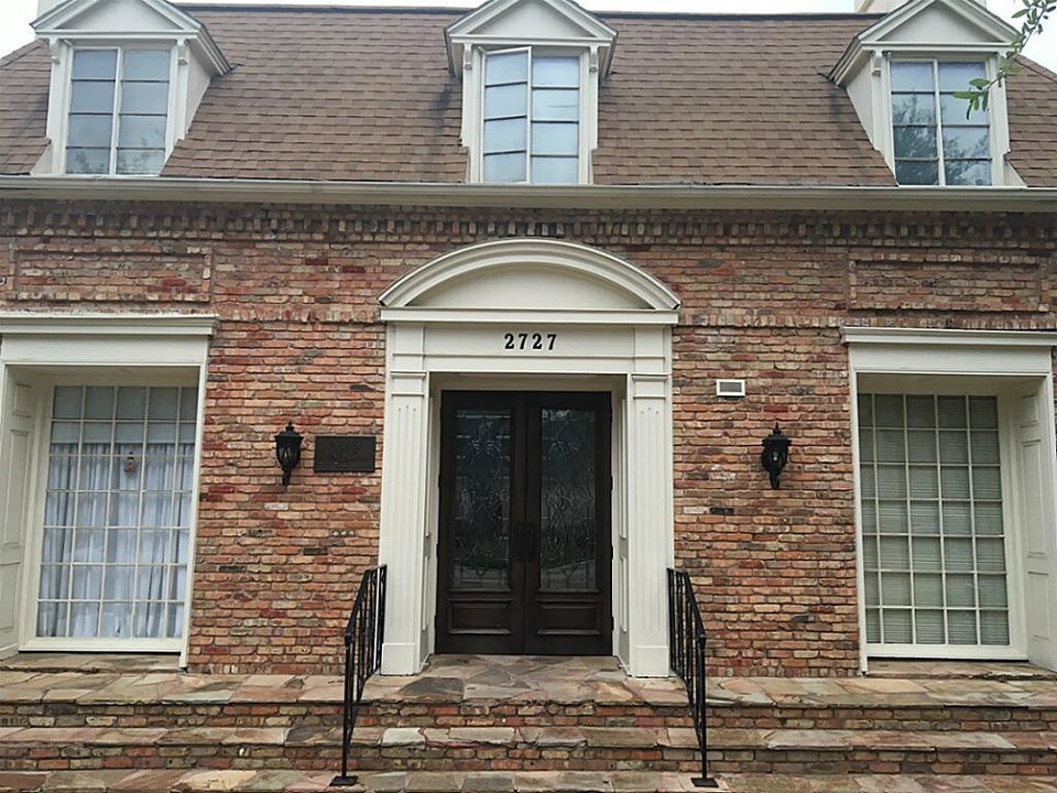 2727 Briarhurst Dr-Unit -22 in Houston, TX - Building Photo