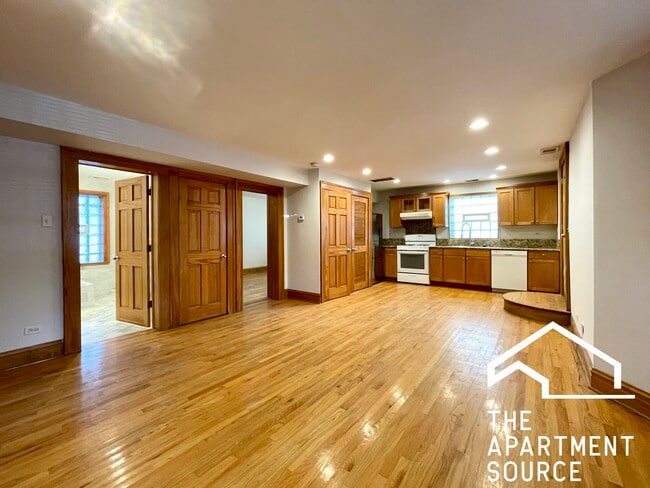 3242 W Wrightwood Ave in Chicago, IL - Building Photo - Building Photo