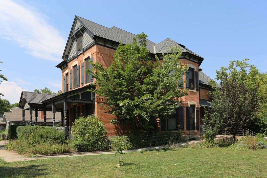 The Arthur House in Fort Collins, CO - Building Photo