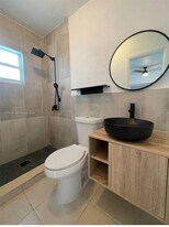 2421 SW 26th Terrace in Miami, FL - Building Photo