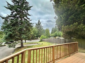 15224 5th Ave NE in Shoreline, WA - Building Photo - Building Photo