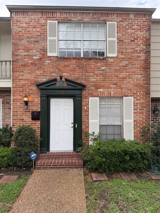 property at 2039 Winrock Blvd
