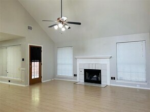 2114 Montclair Ln in Lewisville, TX - Building Photo - Building Photo