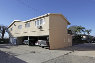 Maple Street Apartments in La Habra, CA - Building Photo - Building Photo