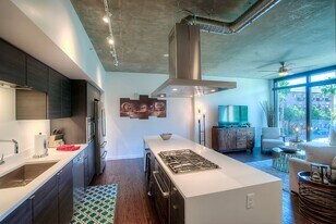 100 W Portland St in Phoenix, AZ - Building Photo