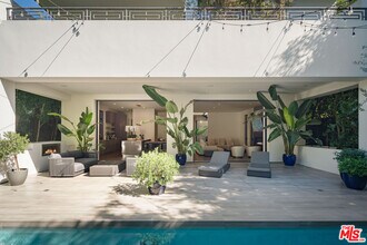 333 Croft Ave in Los Angeles, CA - Building Photo - Building Photo