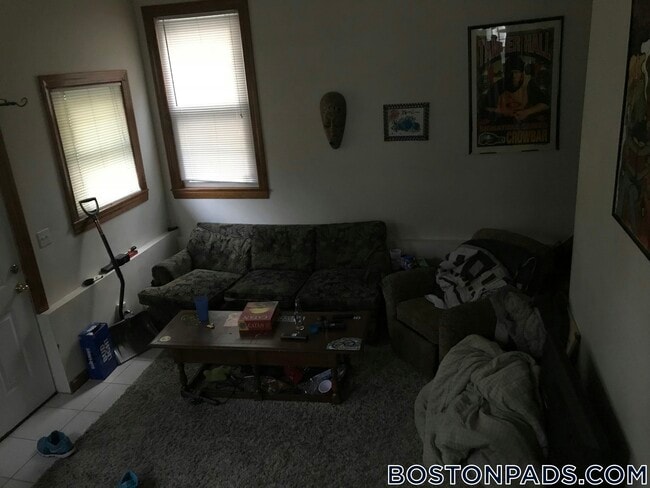 83 Yorktown St, Unit 1 in Somerville, MA - Building Photo - Building Photo