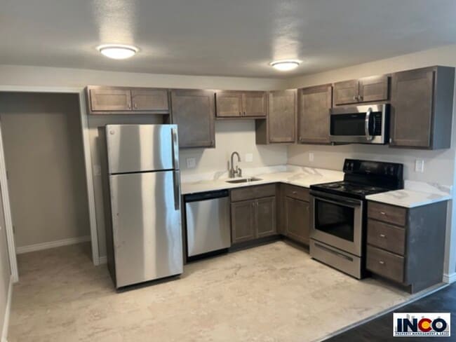 property at 2904 W Chenango Ave