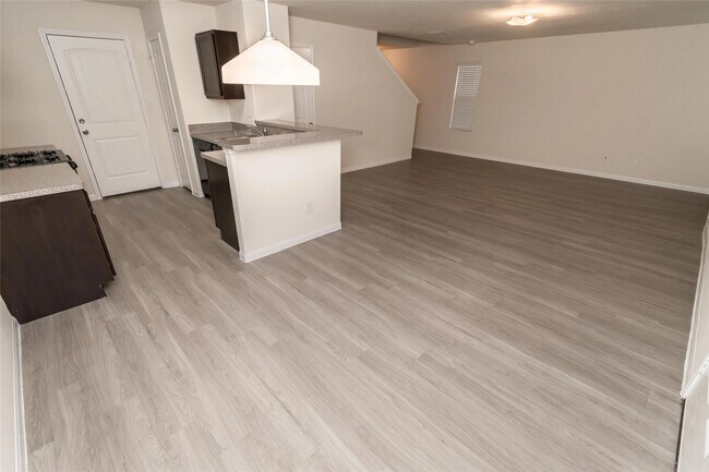 5466 Quail Cove Ln in Houston, TX - Building Photo - Building Photo