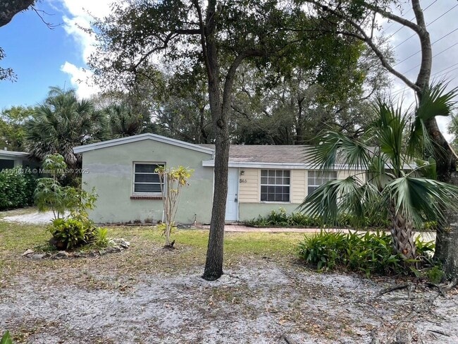 property at 846 SW 10th St
