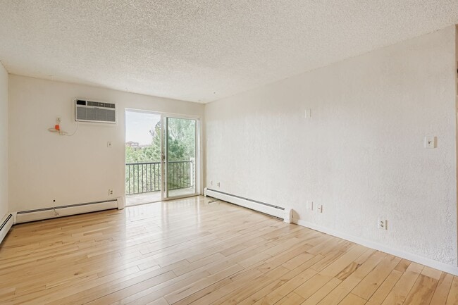 1250 Golden Cir, Unit 506 in Golden, CO - Foto de edificio - Building Photo