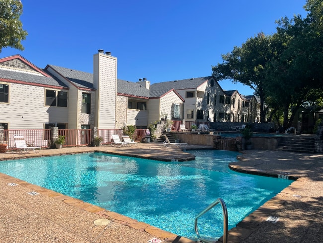property at 1510 W N Loop Blvd