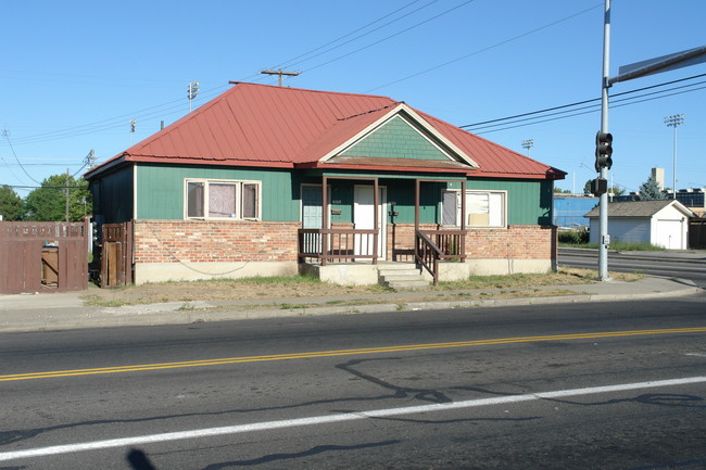 2833 N Perry St in Spokane, WA - Building Photo - Building Photo