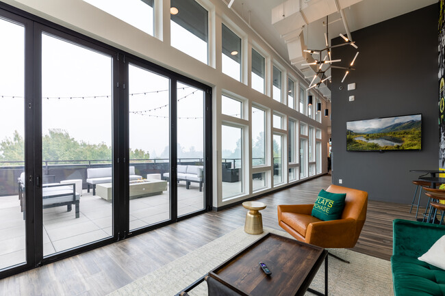 The Flats at Chase in Eugene, OR - Building Photo - Interior Photo