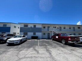 420 W Palm St in Lantana, FL - Building Photo