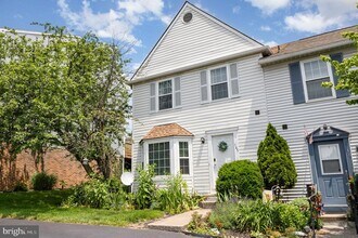 145 Lincoln Ave in Harrisburg, PA - Building Photo - Building Photo