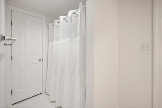 7008 Foxcroft Pl in Prospect, KY - Building Photo - Building Photo