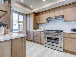 858 1st St in Hermosa Beach, CA - Building Photo - Building Photo