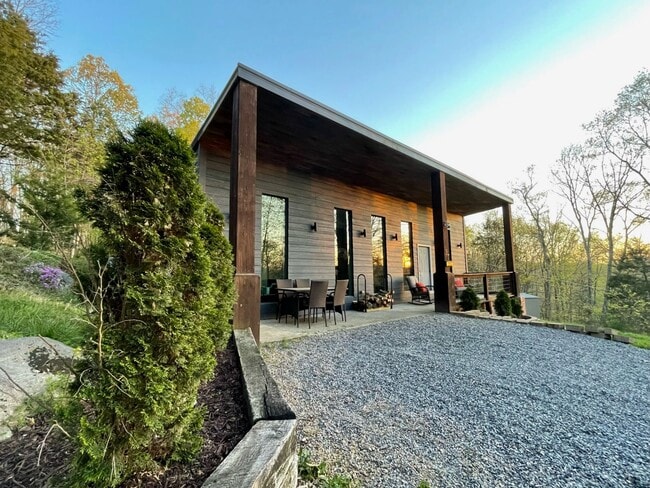 property at 137 J D King Rd