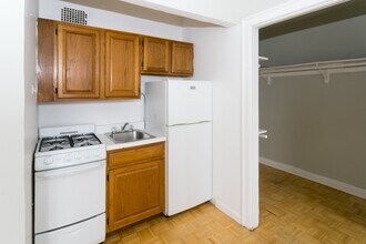 714 W Belmont Ave in Chicago, IL - Building Photo - Building Photo
