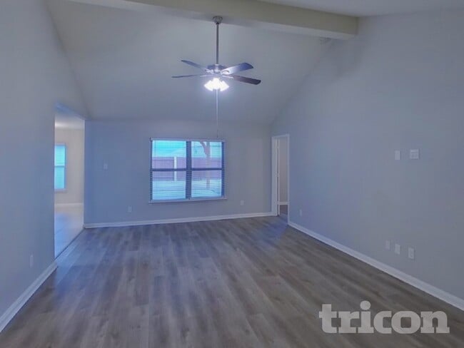 185 Presidents Way in Venus, TX - Foto de edificio - Building Photo