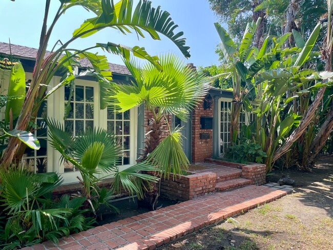 5050 Fulton Ave in Los Angeles, CA - Building Photo - Building Photo