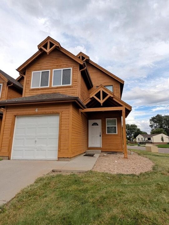 851 Denver St in Sterling, CO - Building Photo