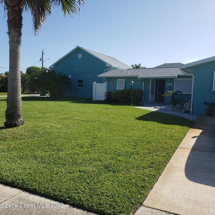 1040 N Banana River Dr in Merritt Island, FL - Building Photo