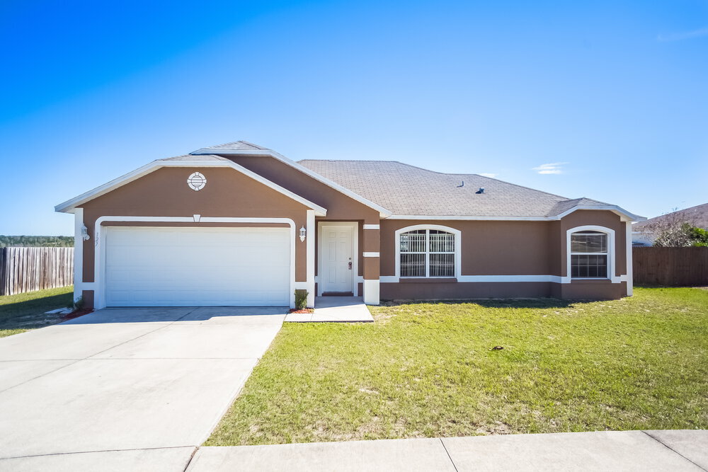 127 Magellan Cir in Minneola, FL - Building Photo