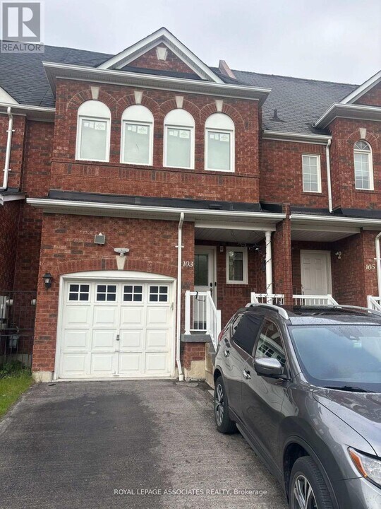 103 Dooley Crescent in Ajax, ON - Building Photo