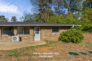 33 Old Plantation Dr in Lynchburg, VA - Building Photo