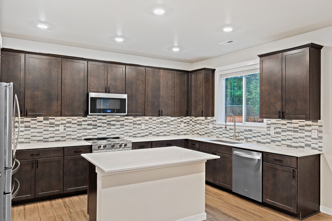 11225 SE 245th Pl in Kent, WA - Building Photo - Building Photo