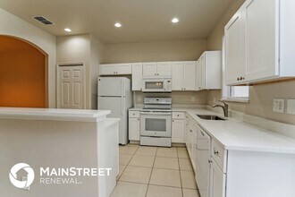 663 Chavers St E in Lehigh Acres, FL - Building Photo - Building Photo