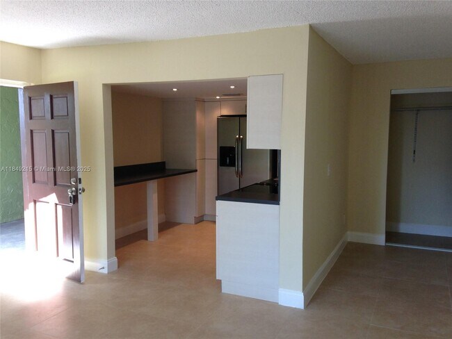 8311 SW 142nd Ave in Miami, FL - Building Photo - Building Photo