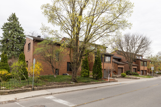 208 Holmwood Av in Ottawa, ON - Building Photo - Building Photo