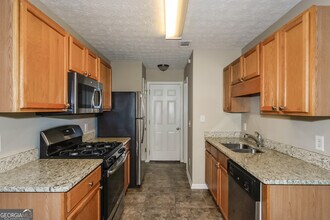 815 Lakeside Cir in Covington, GA - Building Photo - Building Photo