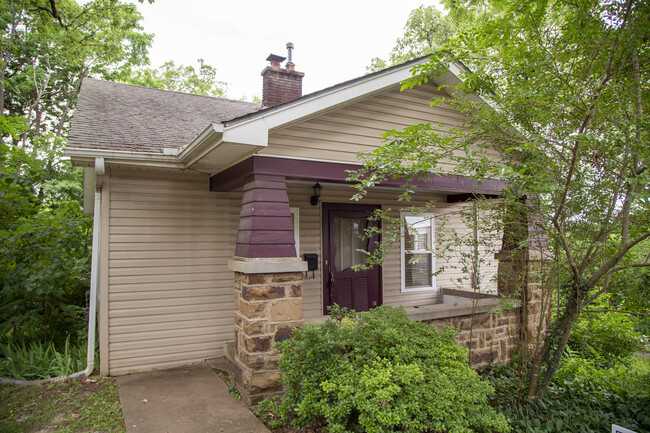 property at 601 N Forest Heights