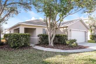 2126 Hunters Greene Dr in Lakeland, FL - Building Photo - Building Photo