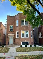 4912 N Mason Ave, Unit Second Floor in Chicago, IL - Building Photo